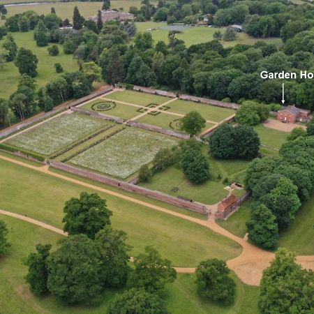 The Walled Garden At Woodhall Estate ハートフォード エクステリア 写真