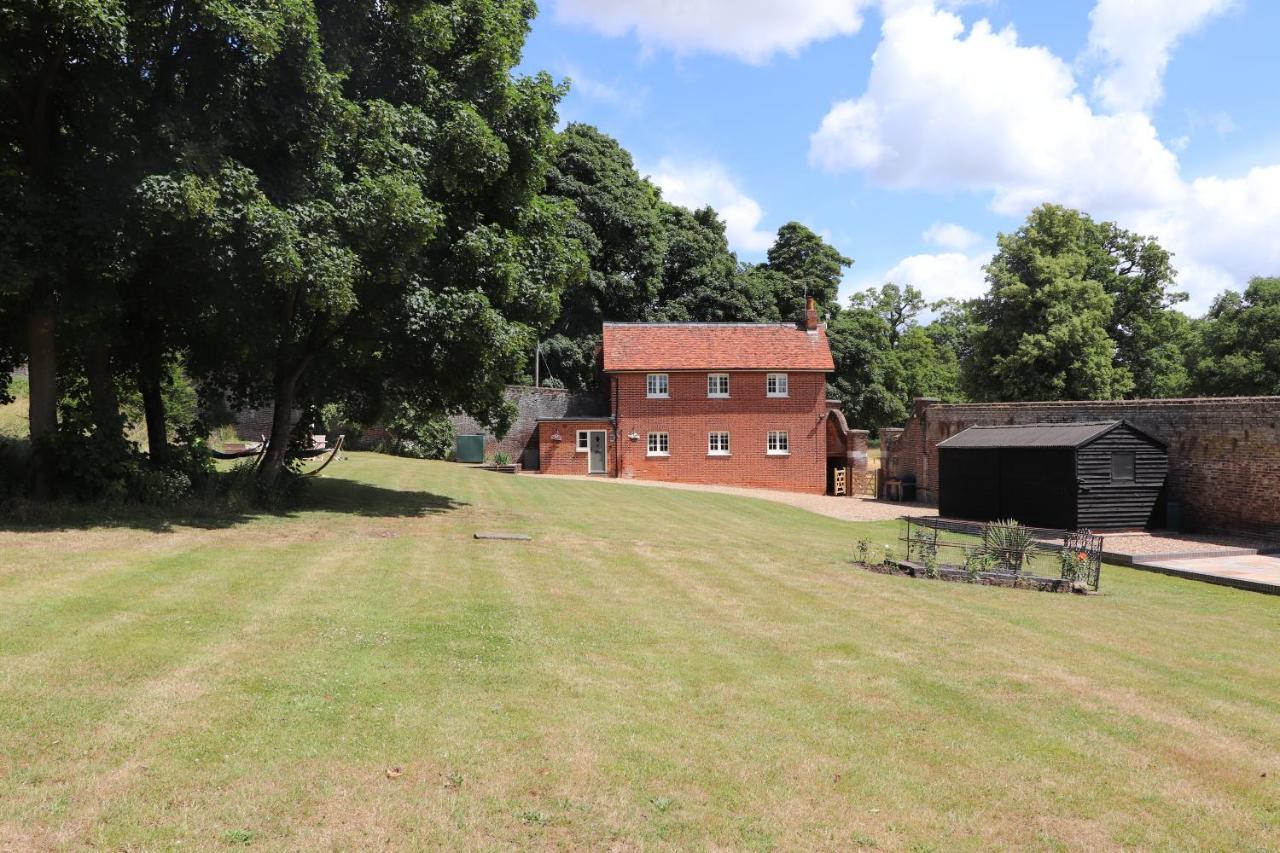 The Walled Garden At Woodhall Estate ハートフォード エクステリア 写真